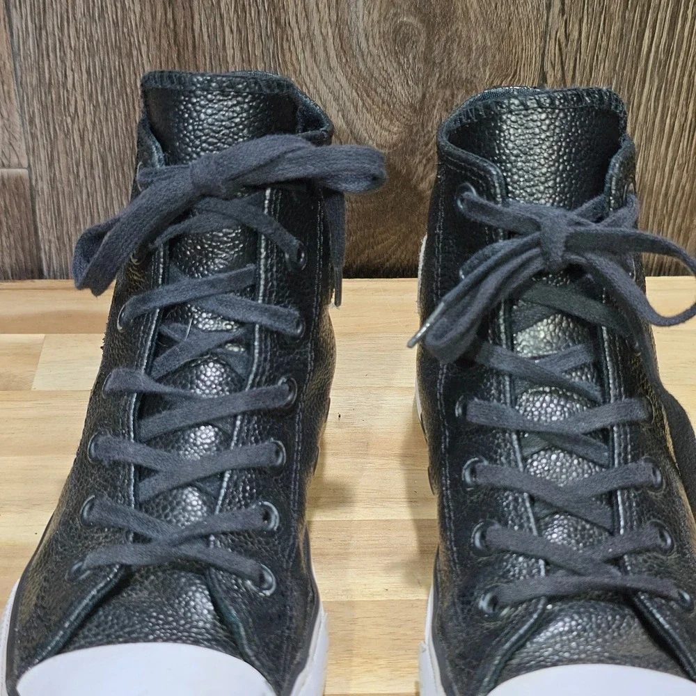Converse Chuck Taylor All Star High Top Youth Size 2 Black Pebbled Leather Shoes